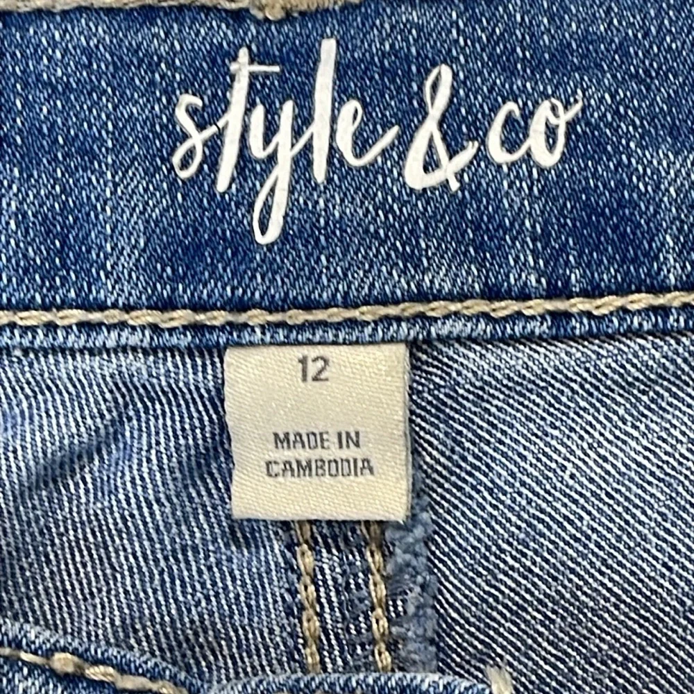 STYLE & CO SIZE 12 STRAIGHT LEG Classic Blue Women's Jeans